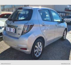 Auto - Toyota yaris 1.5 hybrid 5p. active