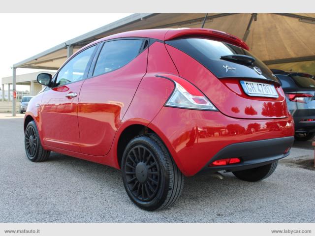 Auto - Lancia ypsilon 1.0 firefly 5ps&s hyb. eco silv. 24.500 km