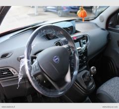 Auto - Lancia ypsilon 1.0 firefly 5ps&s hyb. eco silv. 24.500 km