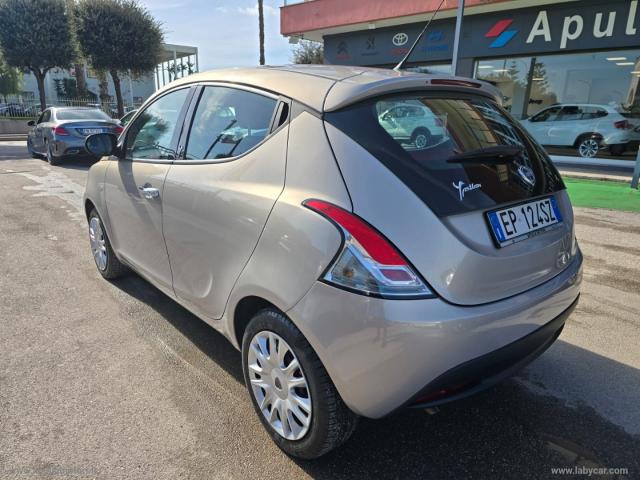 Auto - Lancia ypsilon 1.2 69 cv 5p. silver