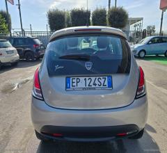 Auto - Lancia ypsilon 1.2 69 cv 5p. silver