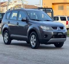 Auto - Mitsubishi outlander 2.0 di-d intense dpf