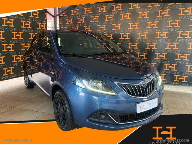 Lancia ypsilon 1.0 firefly 5p.s&s hybrid silver