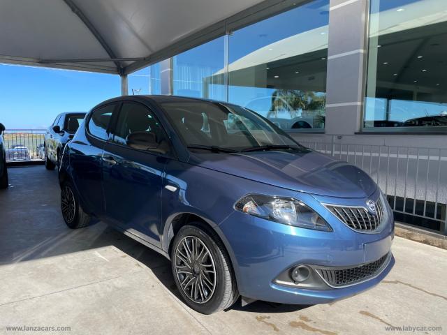 Lancia ypsilon 1.0 firefly 5ps&s hyb. eco silv.