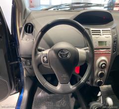 Auto - Toyota yaris 1.3 5p. navi