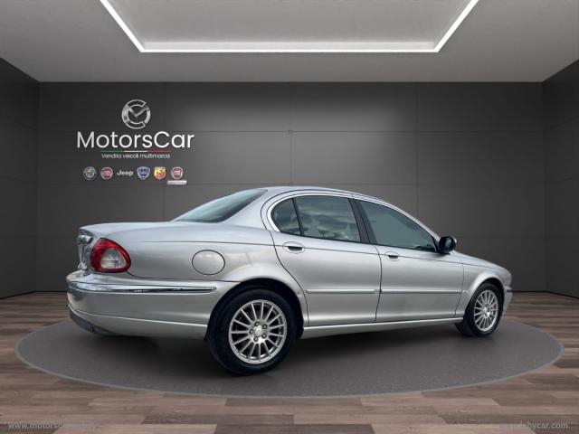 Auto - Jaguar x-type 2.2d classic