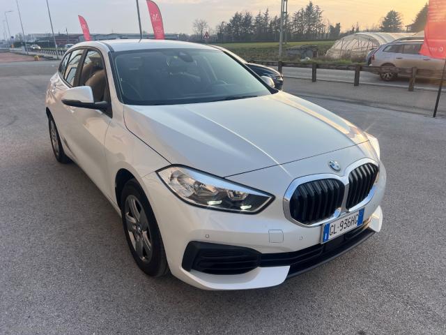 Auto - Bmw 118i 5p. advantage