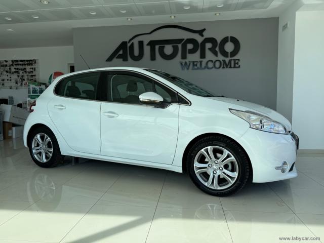 Auto - Peugeot 208 1.2 vti 82 cv 5p. access