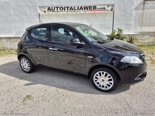 Lancia ypsilon 1.2 69 cv unyca