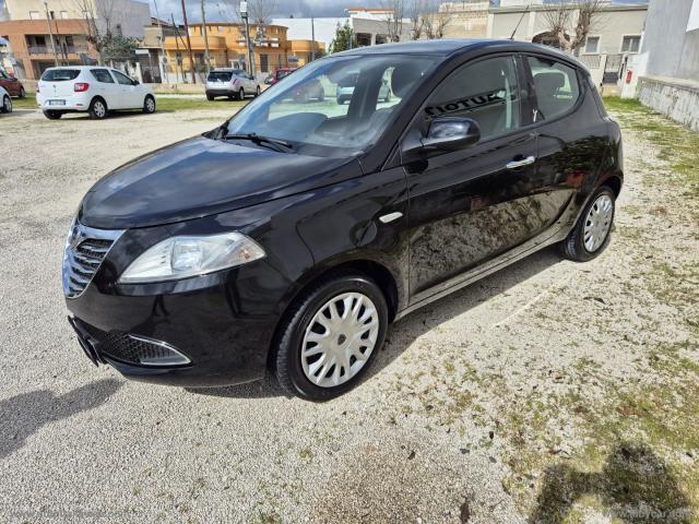 Auto - Lancia ypsilon 1.2 69 cv unyca