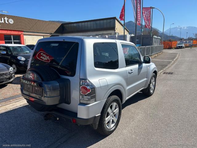 Auto - Mitsubishi pajero 3.2 di-d 16v 3p. inform