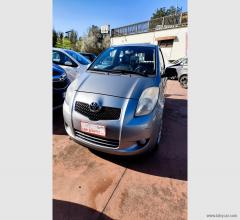 Auto - Toyota yaris 1.3 5p. m-mt navi