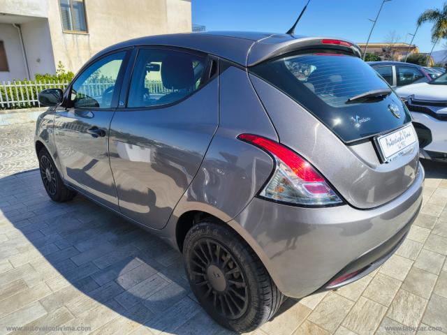 Auto - Lancia ypsilon 1.2 69 cv 5p. gpl ecochic ele.bl