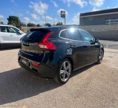 Auto - Volvo v40 d2 momentum