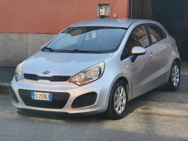 Auto - Kia rio 1.2 cvvt 5p. gpl