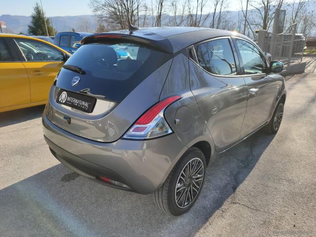 Auto - Lancia ypsilon 1.0 firefly 5p.s&s hyb. eco gold