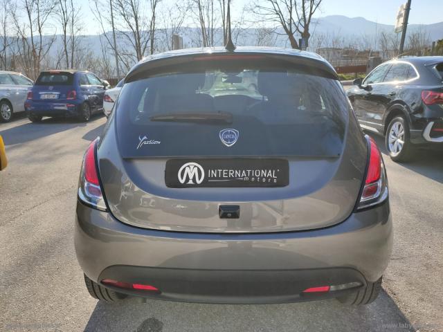 Auto - Lancia ypsilon 1.0 firefly 5p.s&s hyb. eco gold