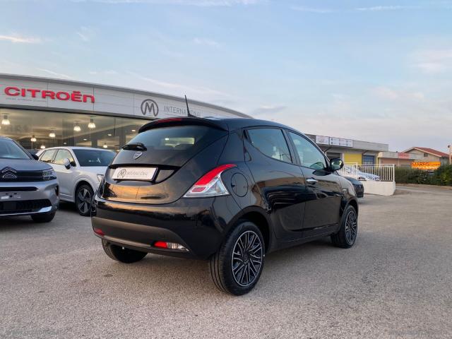 Auto - Lancia ypsilon 1.0 firefly 5p.s&s hyb. eco gold