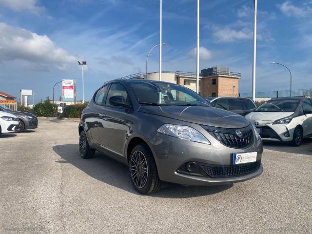 Auto - Lancia ypsilon 1.0 firefly 5p.s&s hyb. eco gold