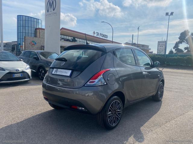 Auto - Lancia ypsilon 1.0 firefly 5p.s&s hyb. eco gold