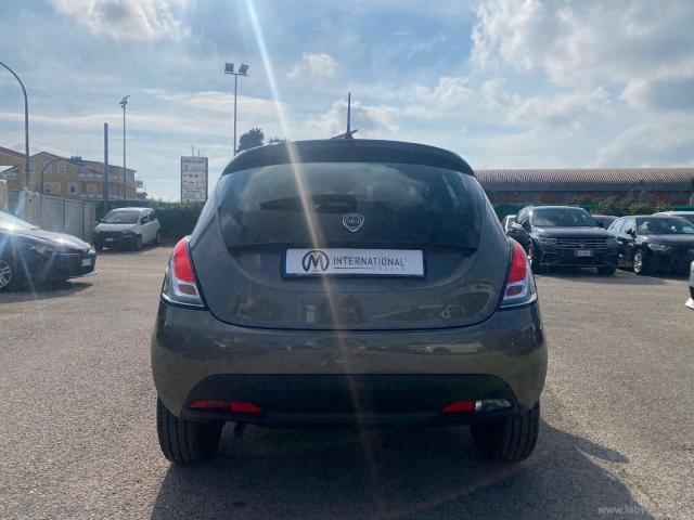 Auto - Lancia ypsilon 1.0 firefly 5p.s&s hyb. eco gold