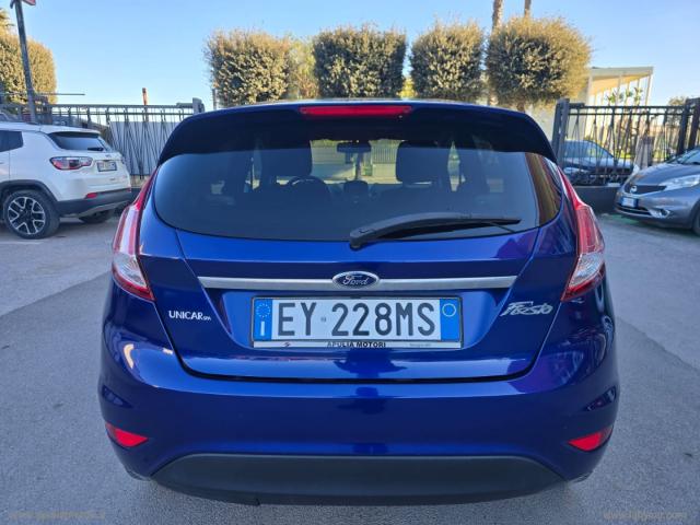 Auto - Ford fiesta 1.4 5p. bz.- gpl titanium