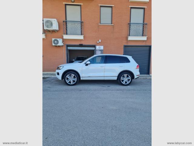 Auto - Volkswagen touareg 3.0 tdi 245 cv tip. bluem.techn.