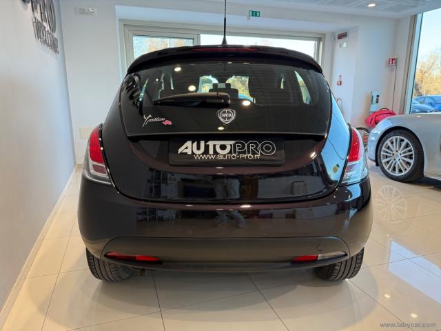 Auto - Lancia ypsilon 1.2 69 cv 5p. gold