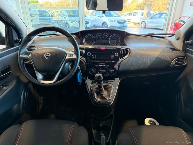 Auto - Lancia ypsilon 1.2 69 cv 5p. gold