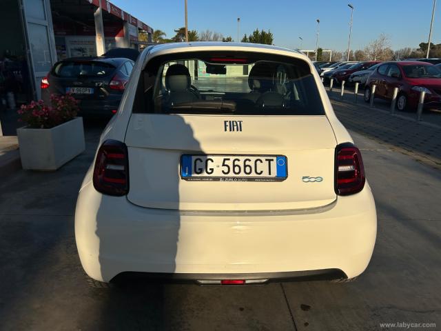 Auto - Fiat 500 action berlina