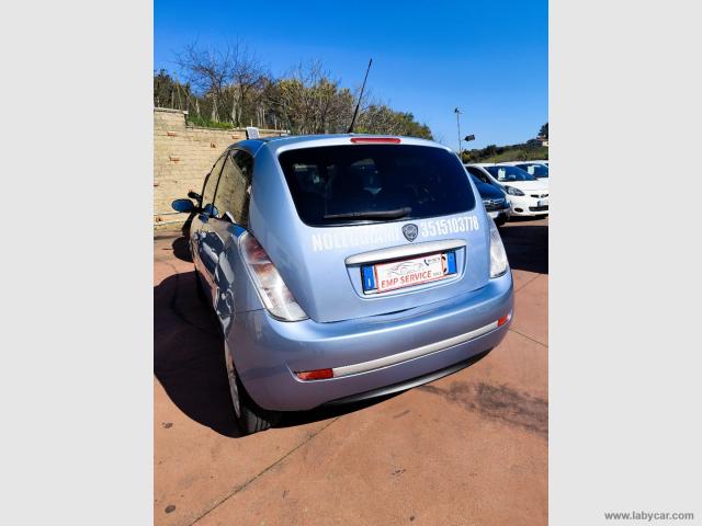 Auto - Lancia ypsilon 1.3 mjt 90 cv platino