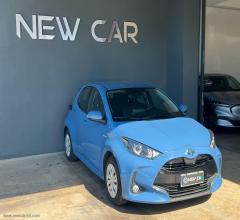 Auto - Toyota yaris 1.5 hybrid 5p. business