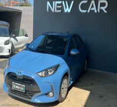 Auto - Toyota yaris 1.5 hybrid 5p. business