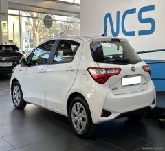 Auto - Toyota yaris 1.5 hybrid 5p. business