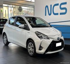 Auto - Toyota yaris 1.5 hybrid 5p. business