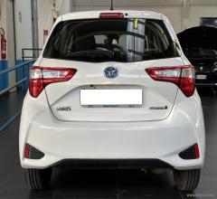 Auto - Toyota yaris 1.5 hybrid 5p. business