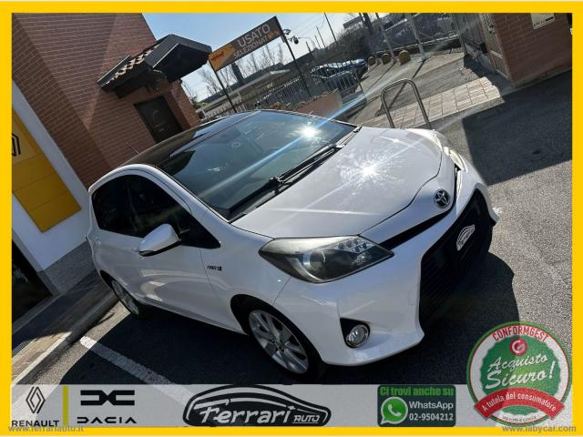 Auto - Toyota yaris 1.5 hybrid 5p. lounge +