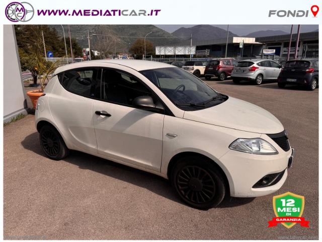 Auto - Lancia ypsilon 1.2 69 cv 5p. gpl ecochic silver