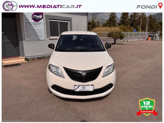 Auto - Lancia ypsilon 1.2 69 cv 5p. gpl ecochic silver