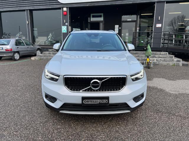 Auto - Volvo xc40 d3 awd geartronic momentum pro