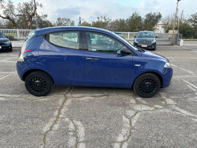 Auto - Lancia ypsilon 1.2 69 cv 5p. gpl ecochic gold