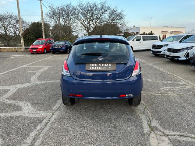 Auto - Lancia ypsilon 1.2 69 cv 5p. gpl ecochic gold