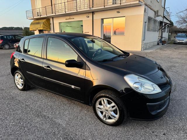 Auto - Renault clio 1.2 5p. dynamique