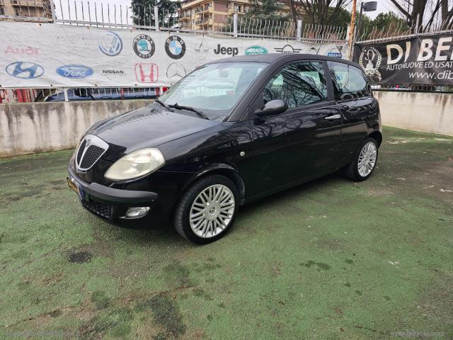 Auto - Lancia ypsilon 1.2 argento