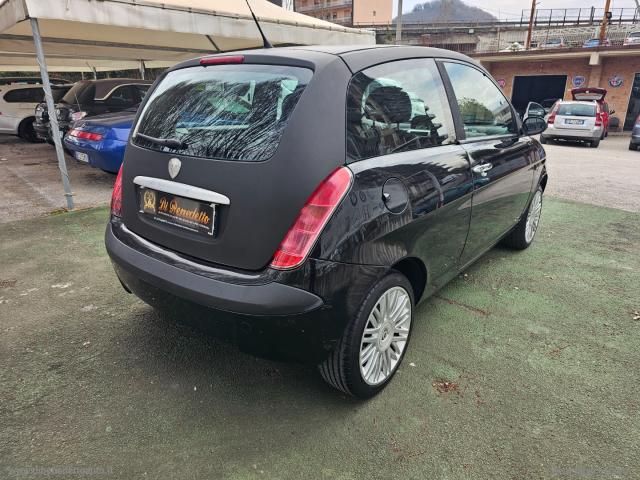 Auto - Lancia ypsilon 1.2 argento