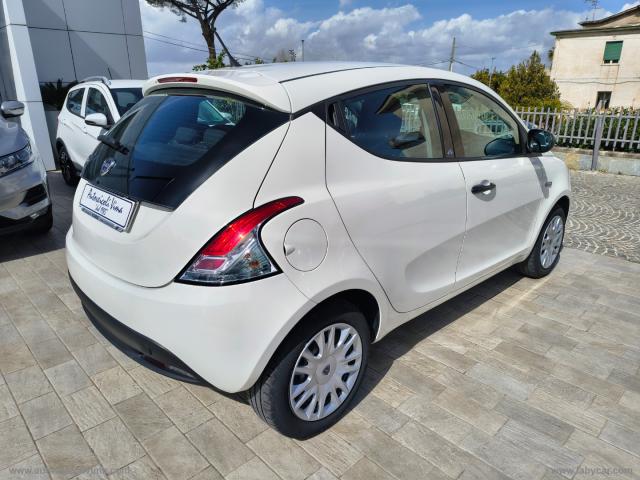 Auto - Lancia ypsilon 1.2 69 cv 5p. gpl ecochic ele.bl