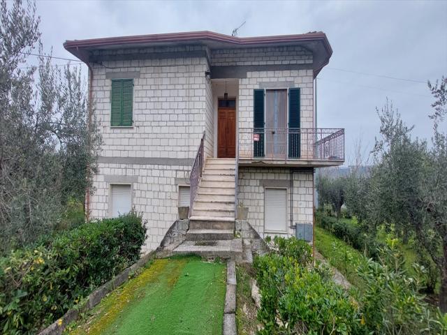 Appartamenti in Vendita - Villa in vendita a manoppello periferia