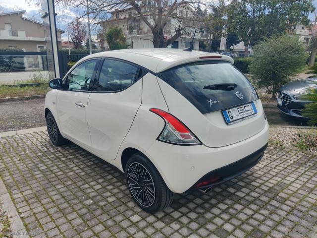 Auto - Lancia ypsilon 1.0 firefly 5p. s&s hybrid gold