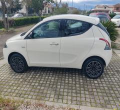 Auto - Lancia ypsilon 1.0 firefly 5p. s&s hybrid gold