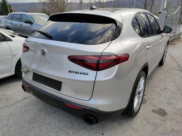 Auto - Alfa romeo stelvio 2.2t.diesel 190cv at8 rwd sprint